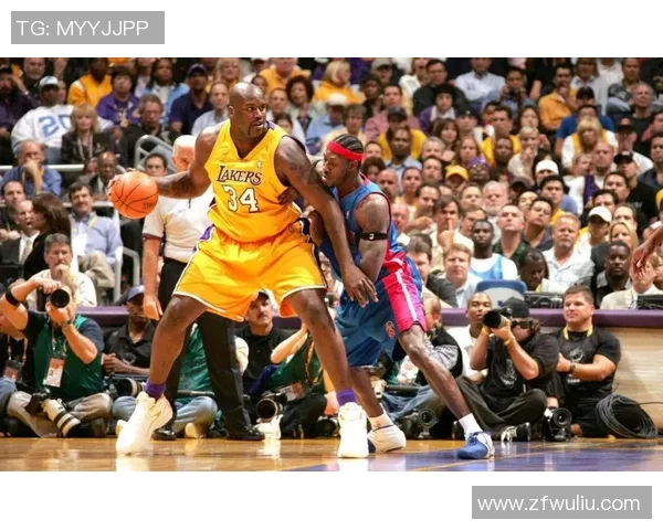 姚明在NBA赛场上的舞步与篮球技艺的完美结合 姚明在NBA赛场上的舞步与篮球技艺的完美结合