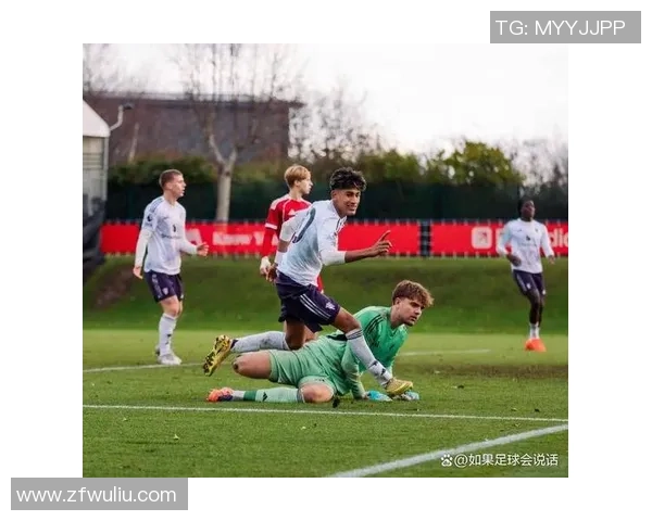 中超热战：多特蒙德狂胜曼联五球绝杀引发全场狂欢数据分析揭秘