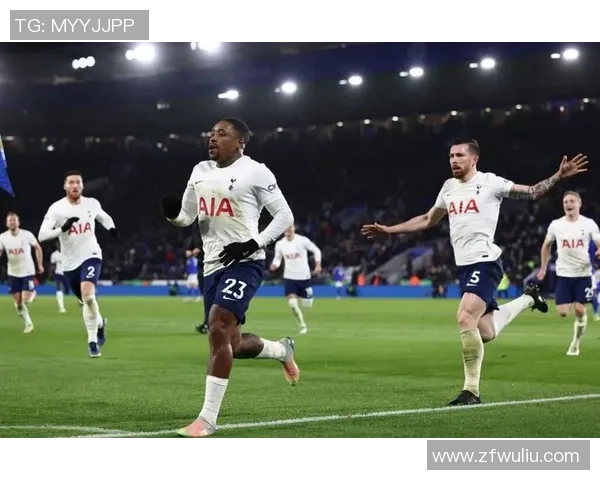 那不勒斯逆转热刺晋级国王杯赛场瞬间燃爆全场激情