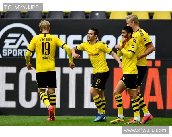 德甲激战：多特蒙德大胜AC米兰红牌事件引发全场热议与转会传闻